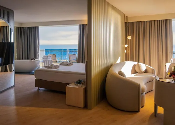 Hotel Alarcha & 5*